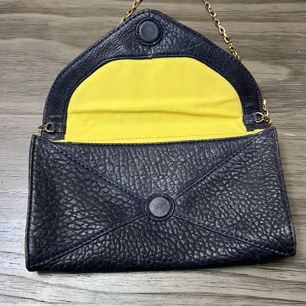 ANTONIO MELANI LEATHER GRAY ENVELOPE CLUTCH WITH GOLD CHAIN - Picture 3 of 14